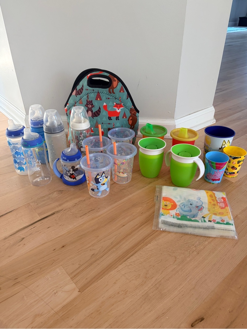 MUNCHKIN++ Large sippy cup feed bundle